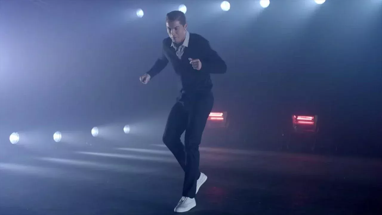 Cristiano Ronaldo Dancing Skills - CR7 Footwears