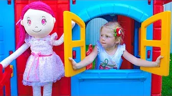 Настя и Кукла построили новый детский дом Nastya and Doll Pretend Play in Playhouse for children