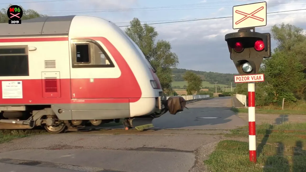 Železničné priecestie Kochanovce (SK) - 26. + 30.7.2019 / Železniční přejezd / Railroad crossing