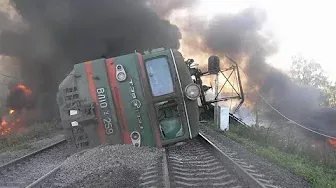 Страшные аварии поездов Ж Д катастрофы жесть  крушения  на железной дороге с Машинами