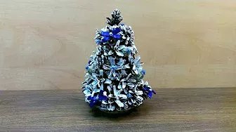 Новогодняя елочка из шишек своими руками/Простые вещи/DIY Christmas tree made of cones