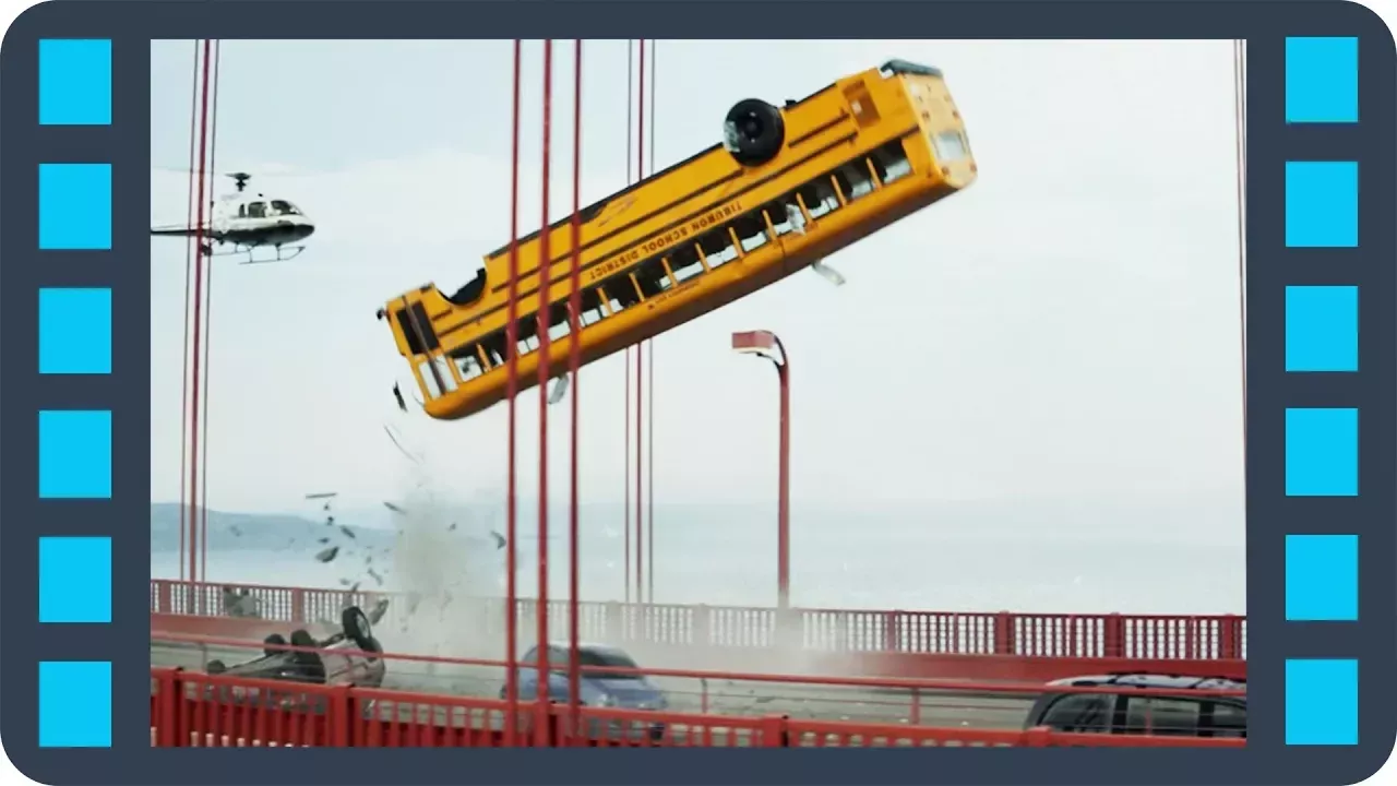 Экшен с автобусом на мосту — Терминатор: Генезис (2015) — Сцена из фильма 5/5
