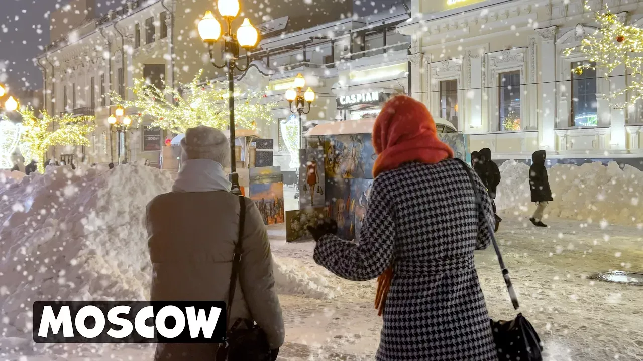 ⁴ᴷ ARBAT IN THE SNOW ❄️ Evening walk in Moscow on the eve of Christmas and New Year