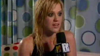 Kelly Clarkson - Post VMA Interview - 2005