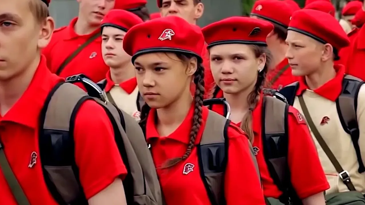 Российских школьников превращают в военных