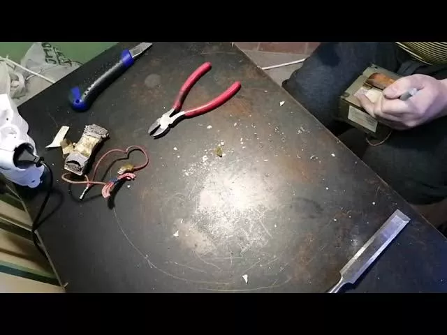 Точечная сварка из трансформатора  микроволновки 1 видео