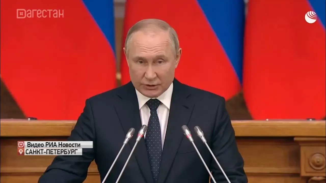 Владимир Путин: "Россия ответит на угрозу безопасности молниеносными ударами"