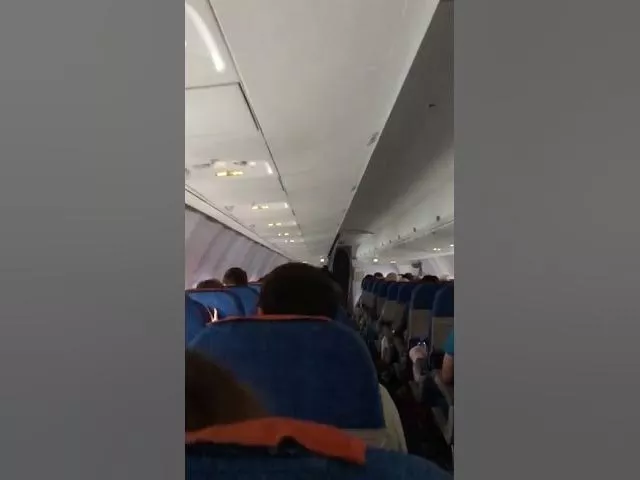 Самолет Superjet 100 Москва-Магнитогорск попал в грозу, сильная турбулентность