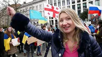 Протест проти війни в Україні біля представництва Росії в ЄС