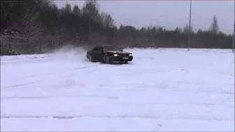 Audi V8 winter drift