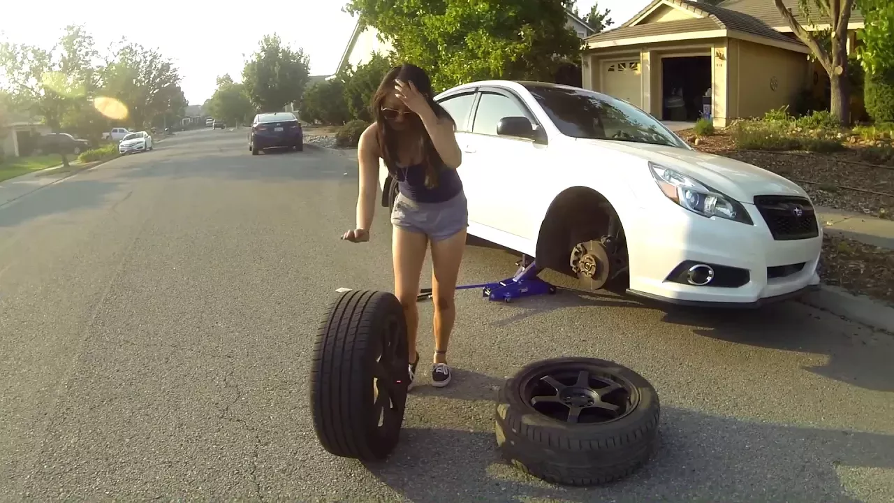 HOW TO CHANGE A TIRE