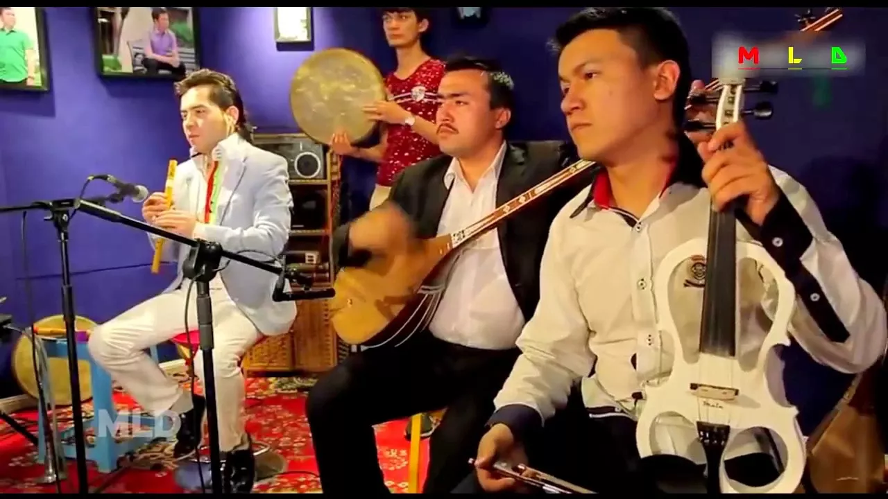 Уйгурская песня "Сеғинимән сеғинмисаңму"