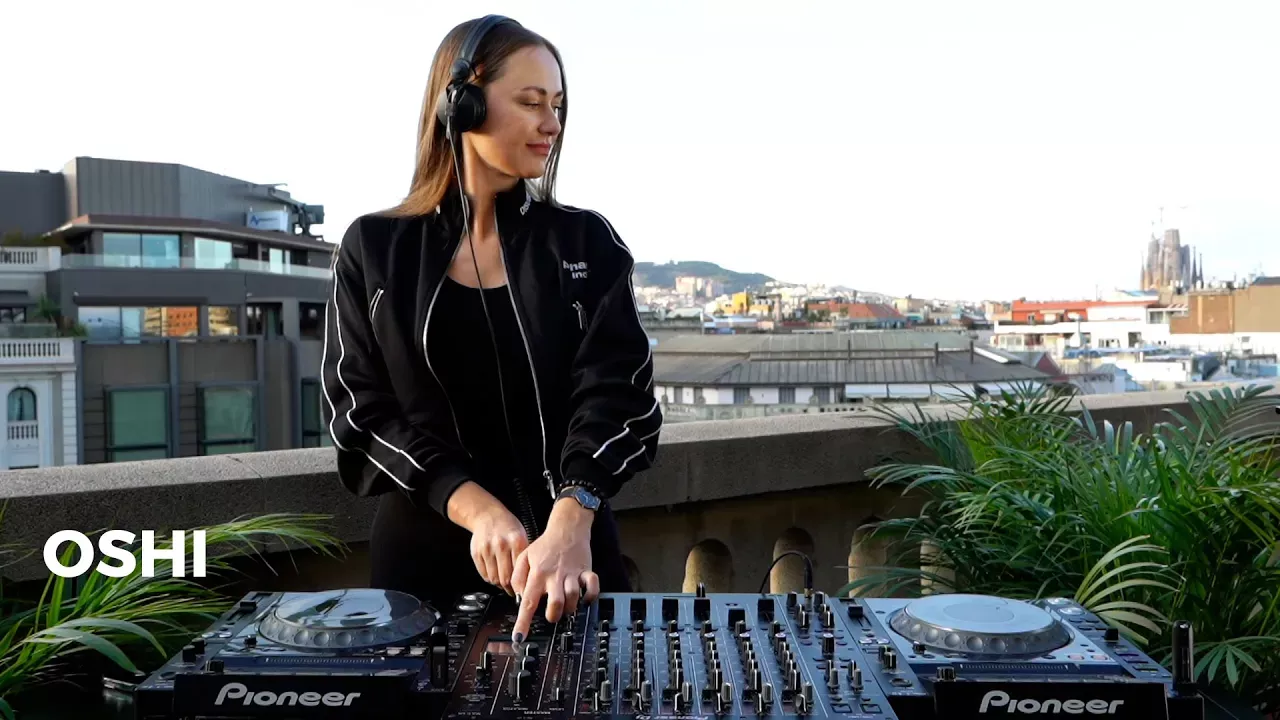OSHI - Live @ DJanes.net Rooftop, Barcelona 27.10.2022 / Melodic Techno & Progressive House DJ Mix