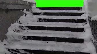 Каменная лестница на зеленом фоне. Подъем по лестнице на зеленом фоне. Хромакей. Full HD 1080р