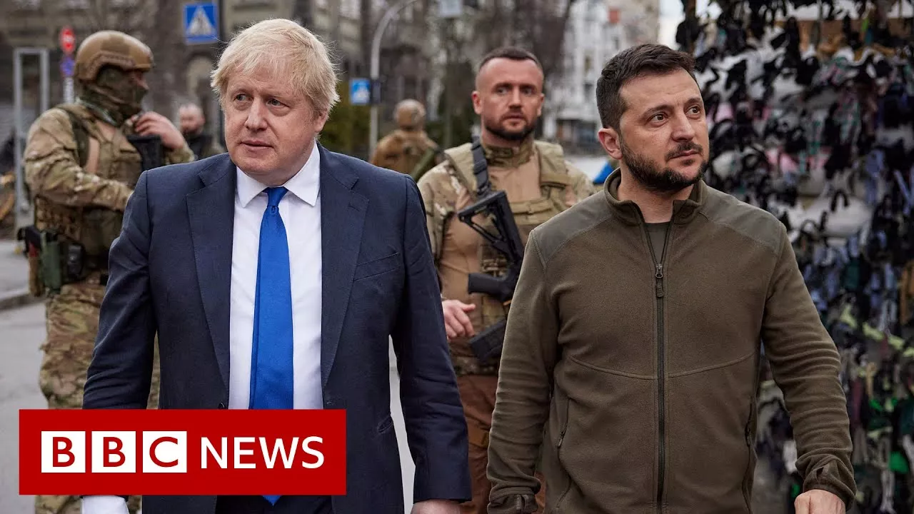 Johnson and Zelensky walk around Kyiv during UK PM's surprise Ukraine visit - BBC News