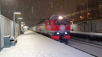 и снег идёт, и ЭП2К-351 с поездом №141 Москва-Льгов-Курск по Москворечью