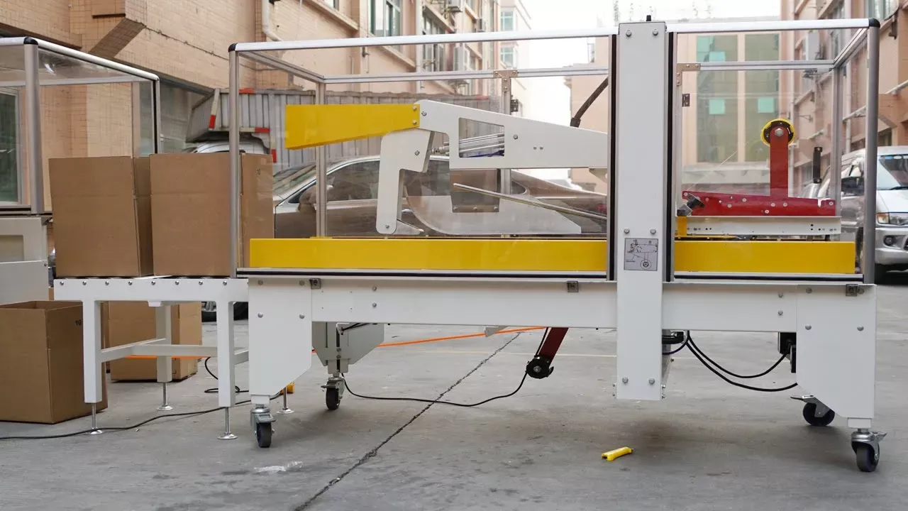 Carton flap folding tape sealing machine with ink printer part | máquina de sellado de cartón