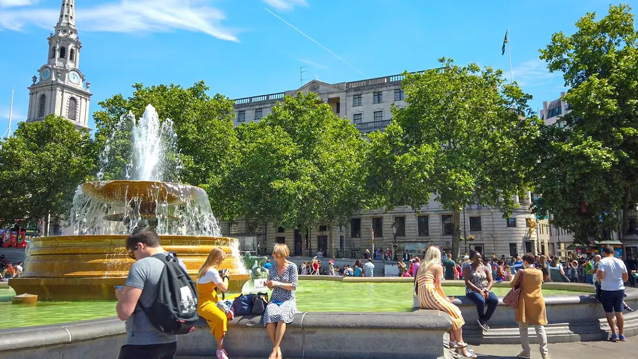 Central London Walk in Summer - Trafalgar Square to The Mall to Leicester Square