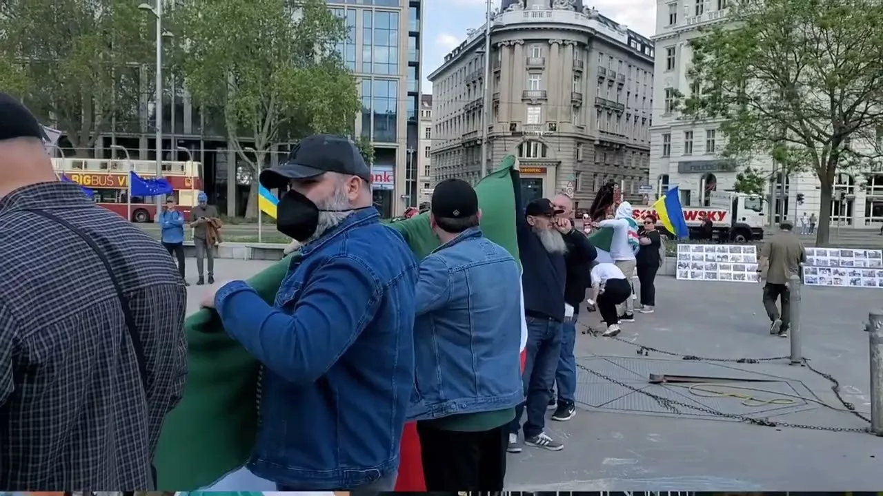 Совместный митинг чеченцев и украинцев в Вене 9 мая