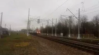 Электровоз ЭП20-056 с фирменным поездом Сочи №102 Москва - Адлер